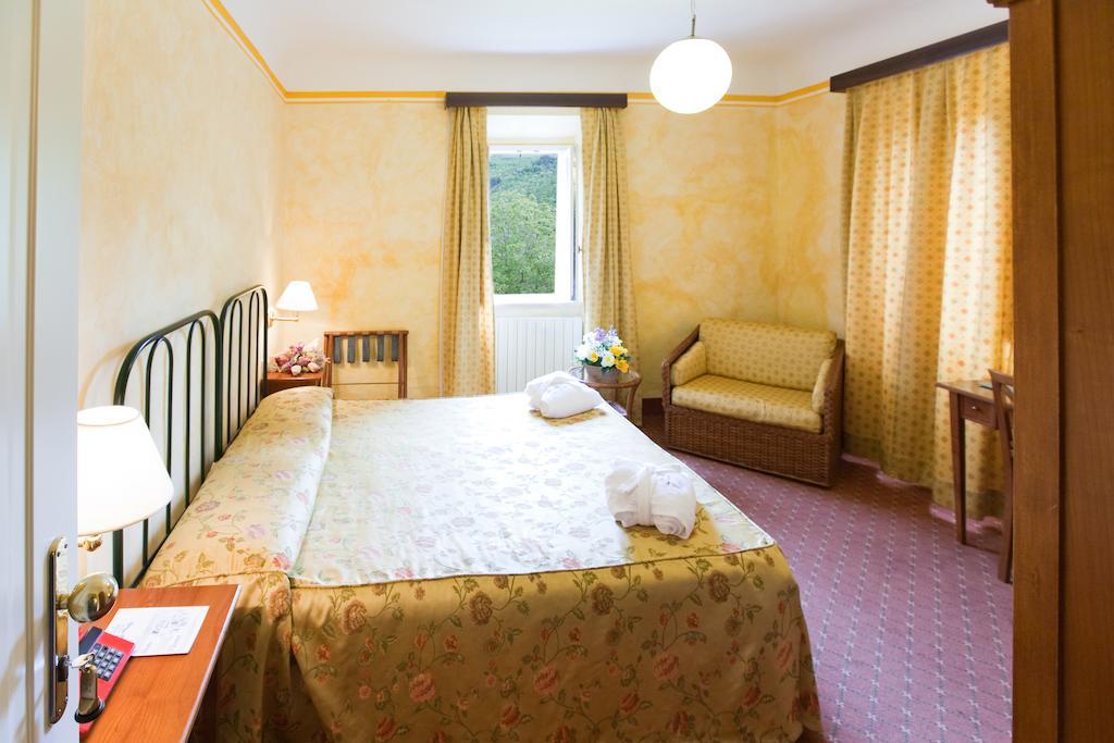 Terme San Filippo & Spa กัสตีลีโยเน ดิ ออร์ชา ห้อง รูปภาพ